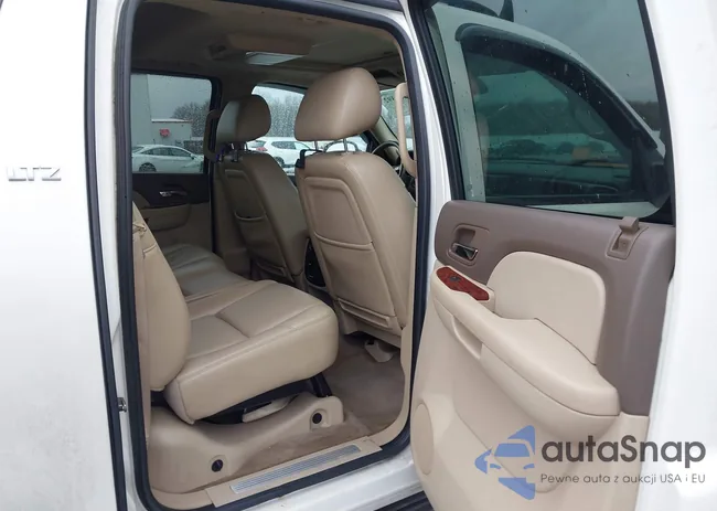 3GNVKGE00AG250943: 43963392