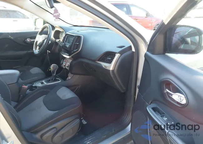 1C4PJLAB3GW159664: 43963548