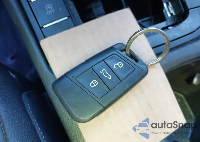 3VWC57BU1KM187012: 43963579