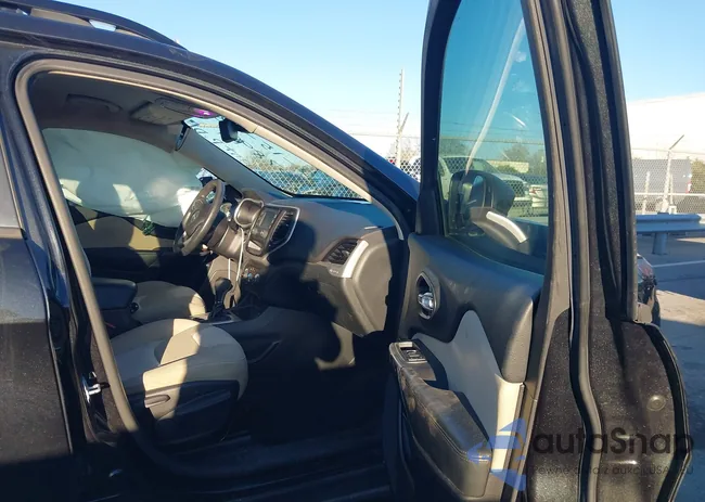 1C4PJLAB8GW207899: 43963627