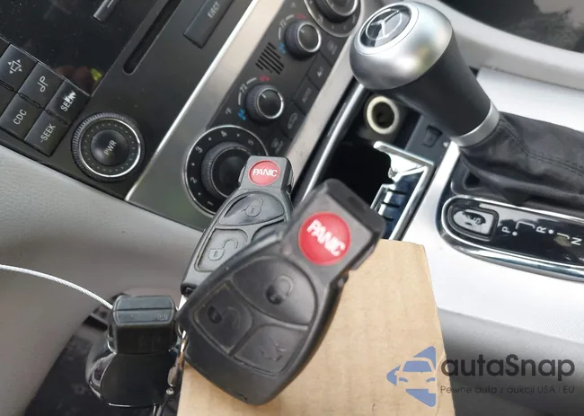 WDBRF52HX6F803909: 43964757