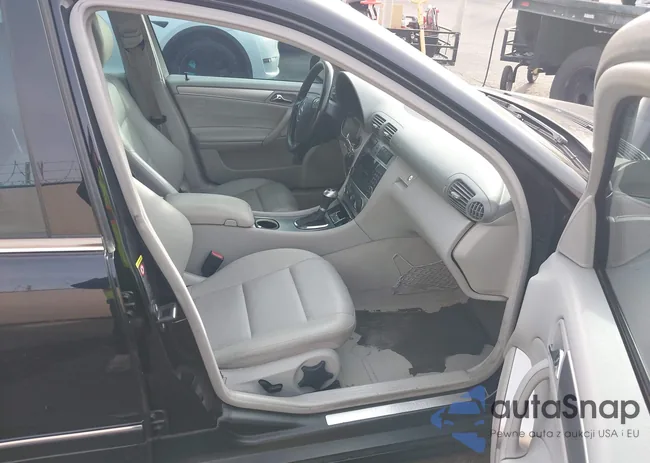 WDBRF52HX6F803909: 43964757