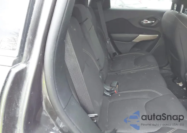 1C4PJMCB8HW668833: 43964813