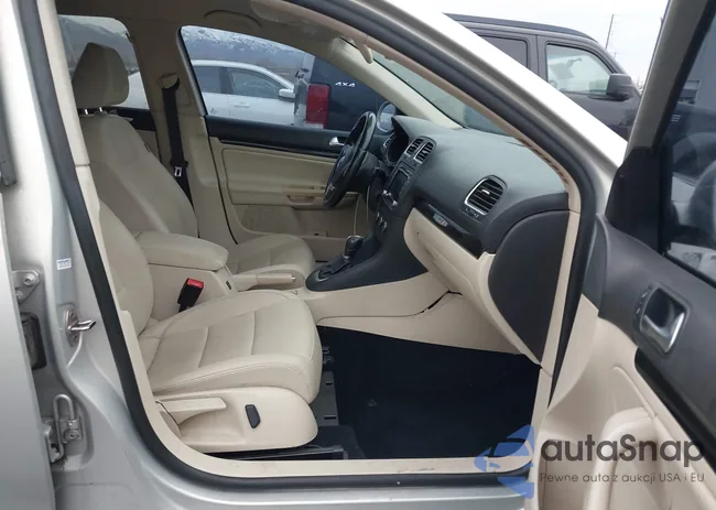 3VWPP7AJ0CM609341: 43965169