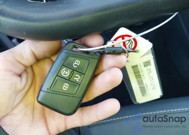 3VVSX7B28RM017667: 43964440