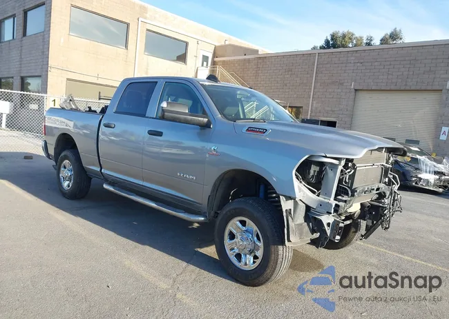 3C6UR5SL5LG141809: 43965795