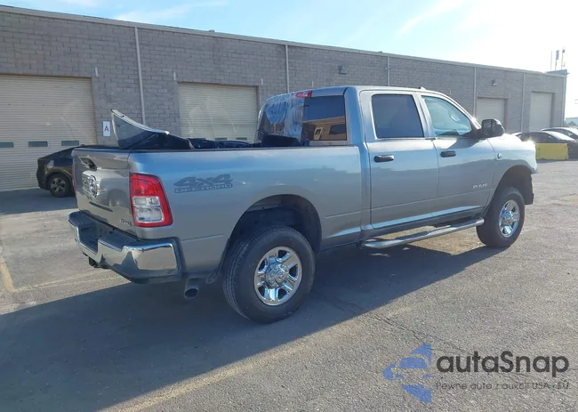 3C6UR5SL5LG141809: 43965795