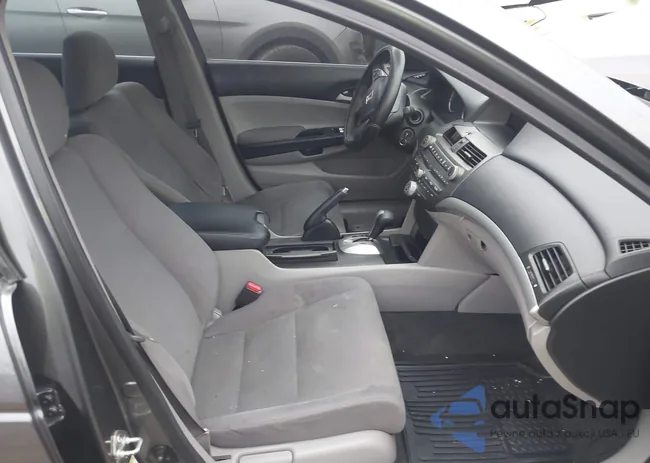 1HGCP2F3XCA071583: 43966150