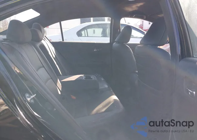 1HGCR2F13HA110398: 43966178