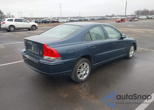 YV1RH592082689100: 43965511