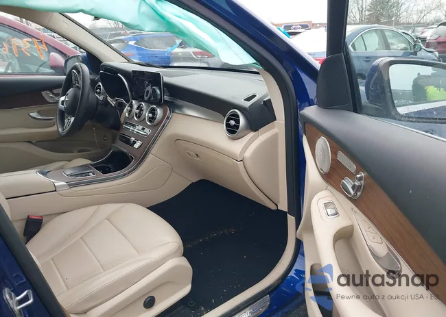 W1N0G8EB3MV313033: 43965546