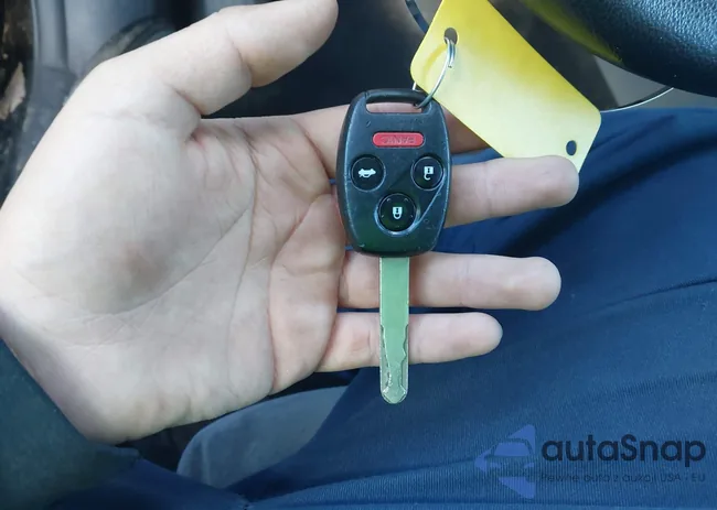 2HGFB2F80DH523700: 43966508