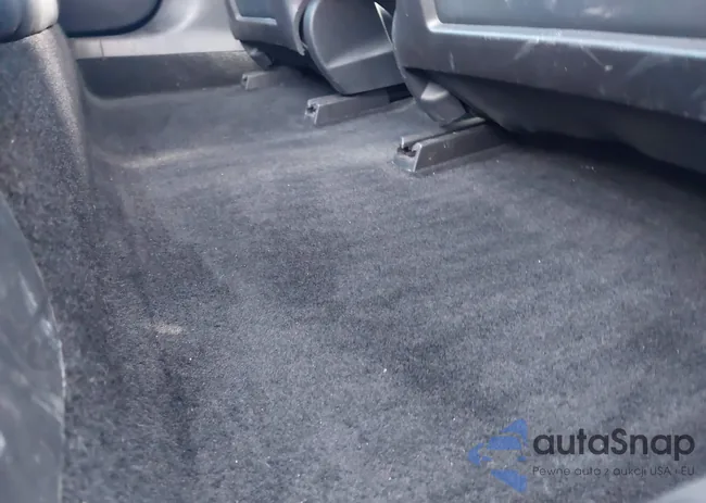 5YJ3E1EB0KF408596: 43966513