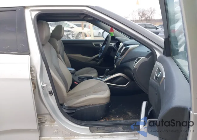 KMHTC6AD8CU072811: 43967782