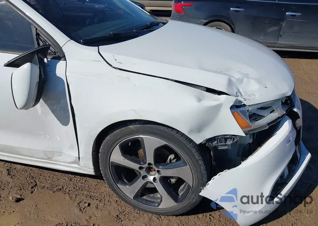 3VWD07AJ5EM414488: 43967885