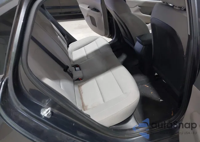 3KPF24AD4ME403943: 43968016