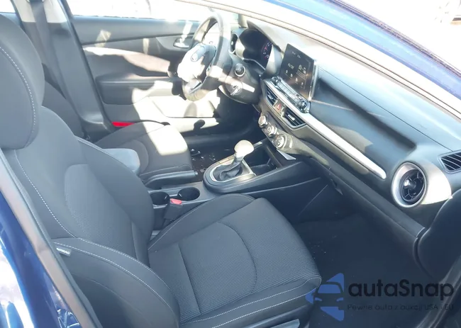 3KPF24AD4LE163226: 43968025