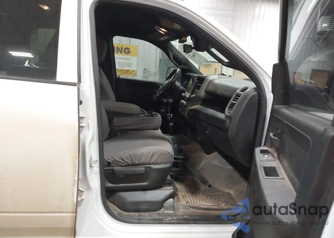 3C6UR5HJ6NG272046: 43968073