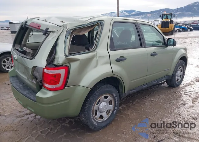 1FMCU92Z18KD31747: 43968216