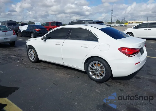 WDD3G4EB0KW024329: 43968254