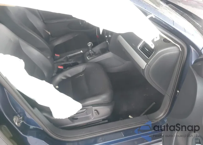 3VWDP7AJ1DM396260: 43967680