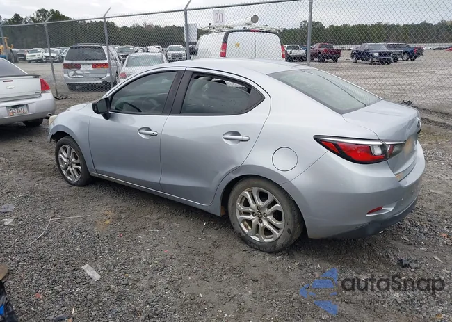 3MYDLBYV2HY154555: 43967706