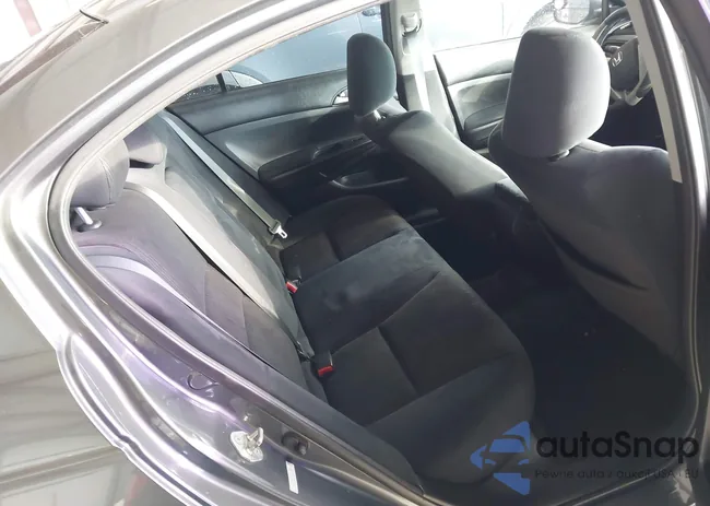 1HGCP2F37CA153254: 43967731