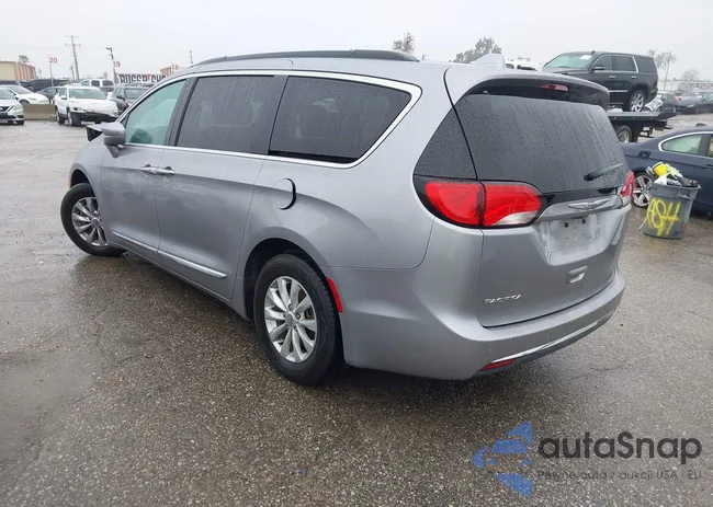 2C4RC1BGXHR526393: 43969139