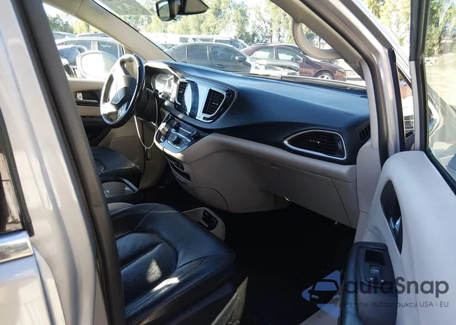 2C4RC1BGXHR526393: 43969139