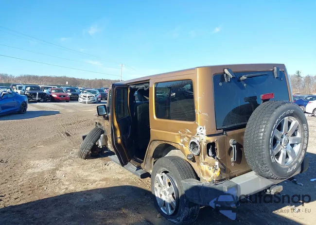 1J4BA7H11BL581712: 43968345