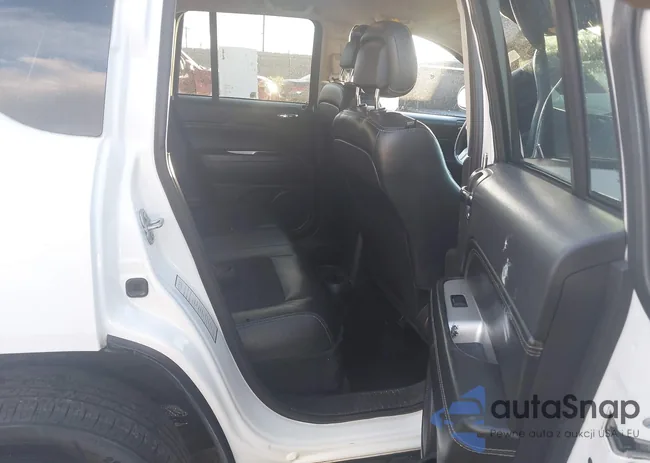 1C4NJCEB6HD162976: 43969759