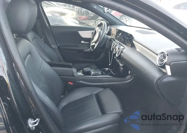 W1K3G4EB4NJ335831: 43970125