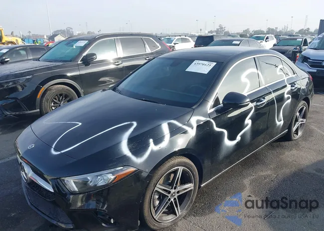 W1K3G4EB4NJ335831: 43970125