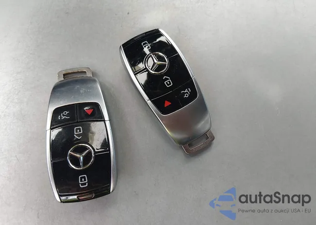 W1KZF8DB5PB099256: 43969664