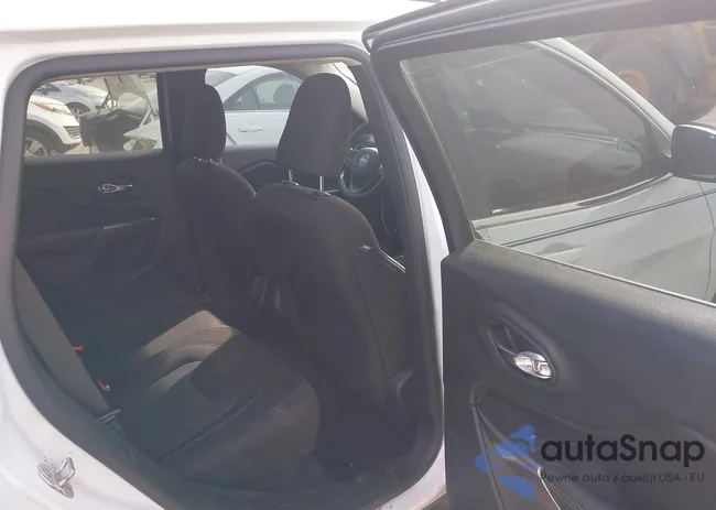 1C4PJLCB8KD373325: 43970853