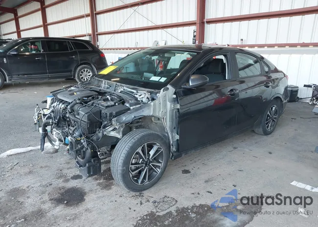 3KPF24AD7PE618463: 43970901