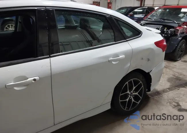 1FADP3F24FL230113: 43970944