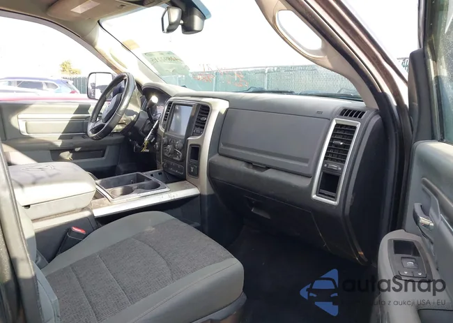 3C6UR5DJ7FG630892: 43970986