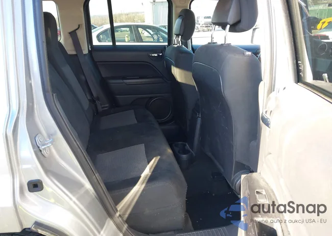 1C4NJRFB3HD196729: 43971089