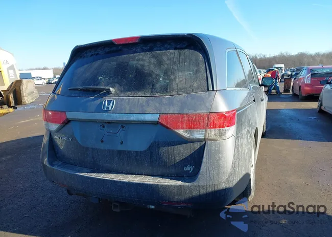 5FNRL5H28FB122116: 43970352