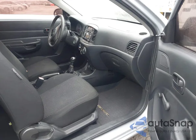 KMHCM36CX8U093825: 43970543