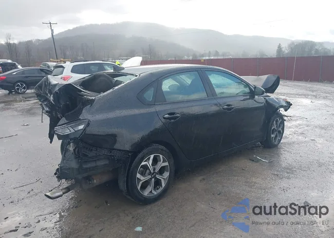 3KPF24AD1ME384879: 43970626