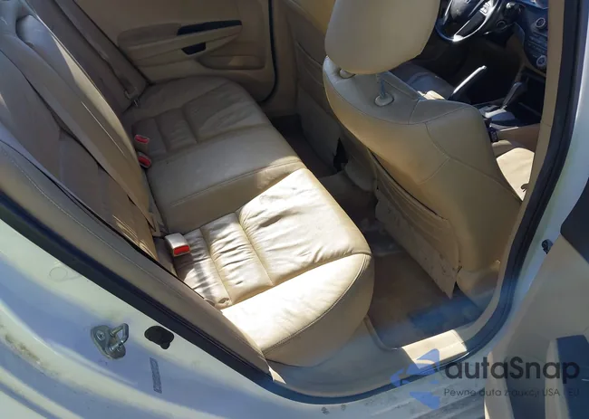 1HGCP2F60CA001777: 43971899