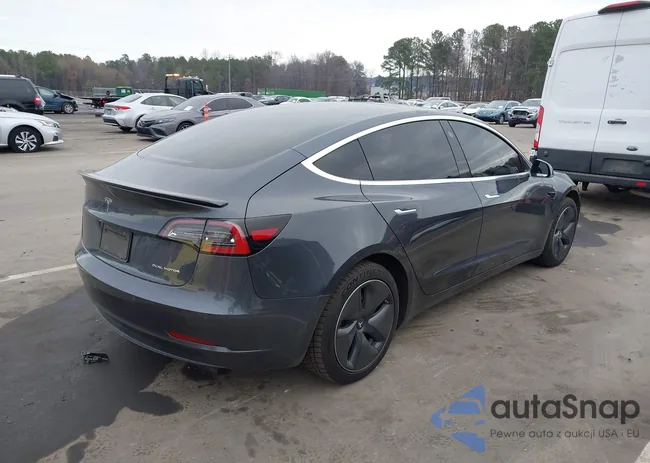 5YJ3E1EB7KF437559: 43972078