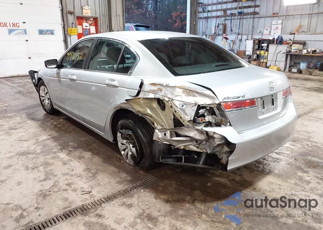 1HGCP2F30CA080714: 43972152