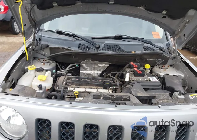 1C4NJPBA3GD735737: 43972709