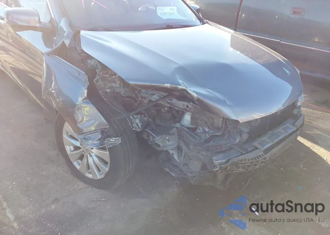 1HGCR3F82EA007813: 43972817