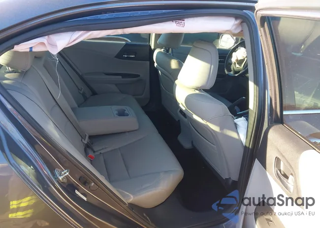 1HGCR3F82EA007813: 43972817