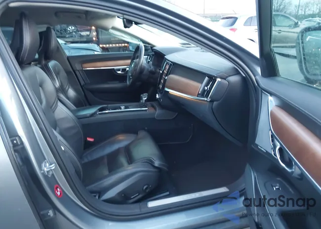 LVY992ML6JP015391: 43973155