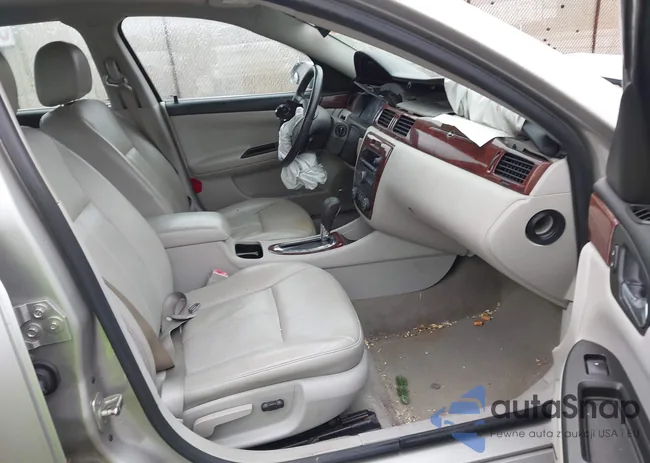 2G1WU58R279241310: 43972313